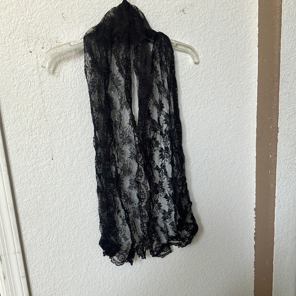 FINAL MARKDOWN Lacy looking scarf